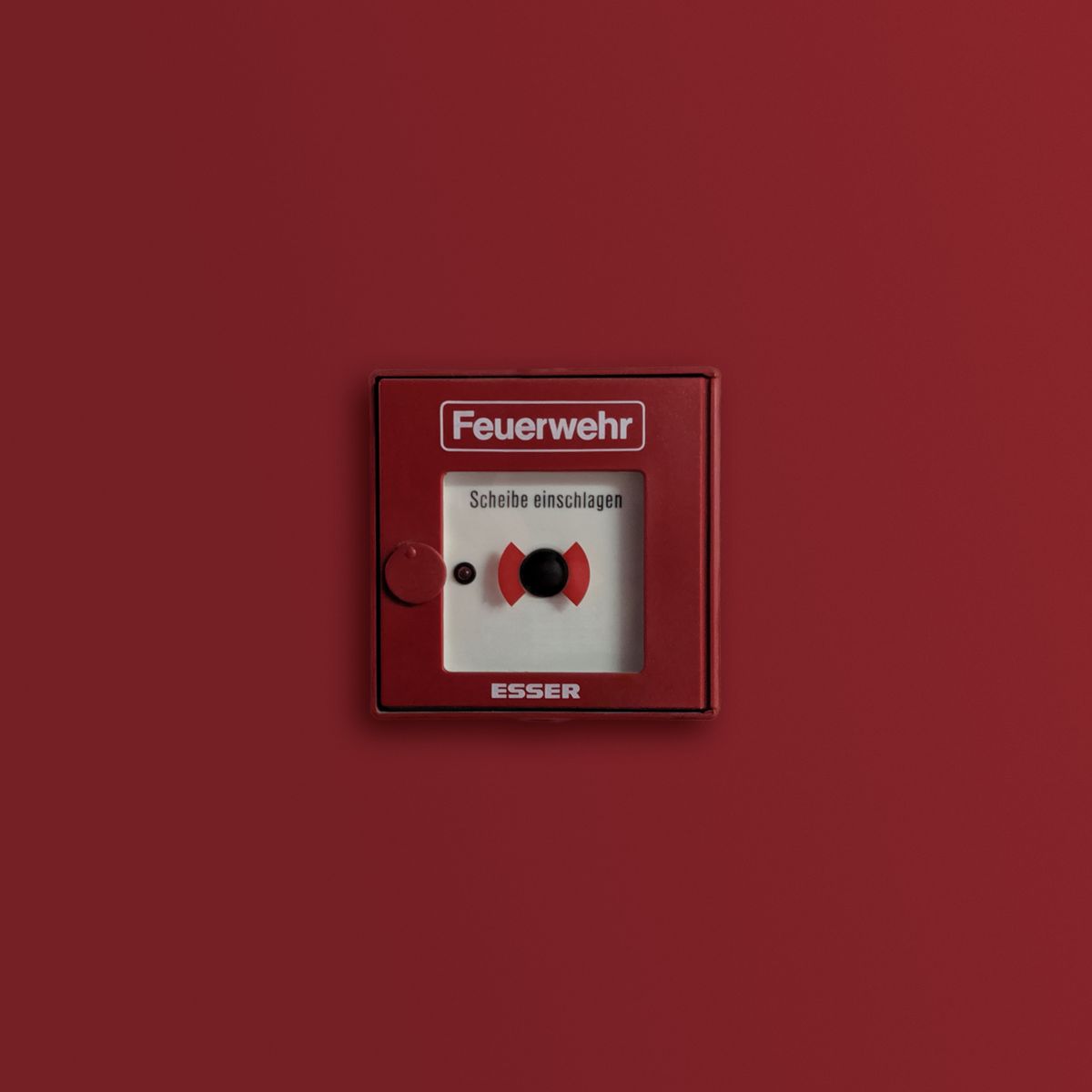 Red manual fire alarm call point